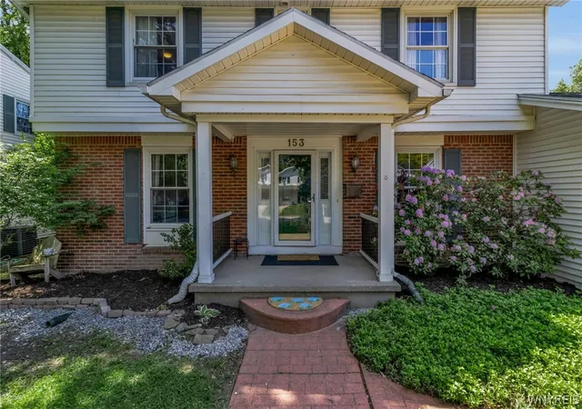 2nd image of 153 Pin Oak Dr, Buffalo, NY 14221 | MLS# B1686483