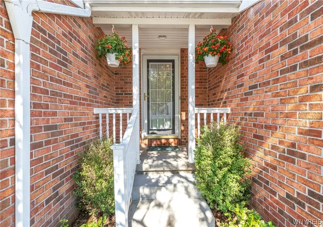 Photo 2 of Sale Pending at 102 Forest Edge Dr, East Amherst, NY 14051 | MLS# B1688029 | Listing updated on 2026-06-13