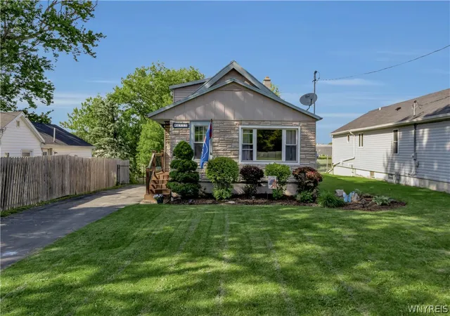 Photo 2 of Sale Pending at 4115 S Main St Rd, Batavia, NY 14020 | MLS# B1688285 | Listing updated on 2026-07-21