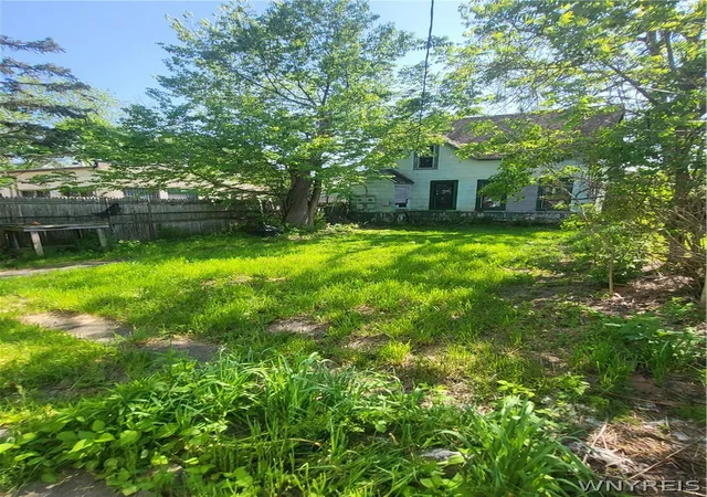 3rd image of 298 Normal Ave, Buffalo, NY 14213 | MLS# B1687945
