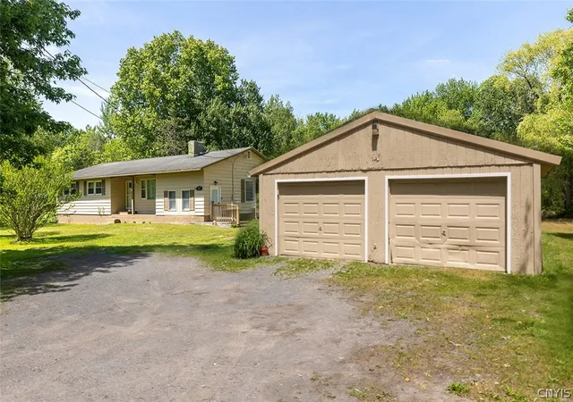 2nd image of 927 Marsh Mill Rd, Kirkville, NY 13082 | MLS# S1687705