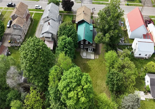 5th image of 7 Sheldon St, Norwich, NY 13815 | MLS# R1688382