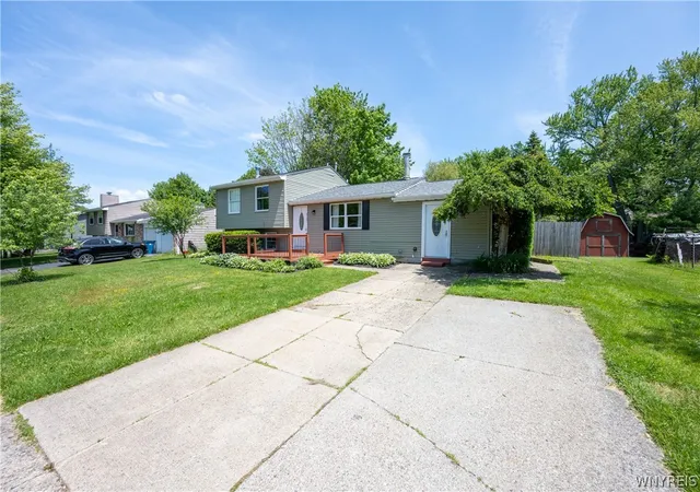 Photo 2 of Sale Pending at 7125 Brandywine Dr, Derby, NY 14047 | MLS# B1686142 | Listing updated on 2026-07-22
