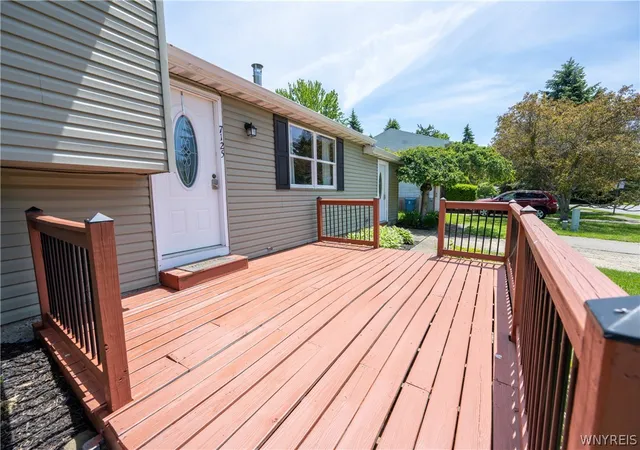 Photo 4 of Sale Pending at 7125 Brandywine Dr, Derby, NY 14047 | MLS# B1686142 | Listing updated on 2026-07-22