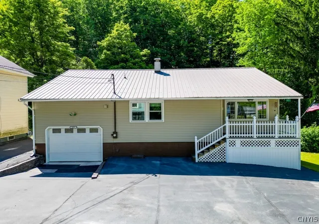2nd image of 601 Spinnerville Gulf Rd N, German Flatts, NY 13357 | MLS# S1688450