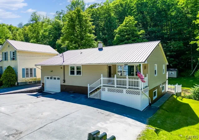 3rd image of 601 Spinnerville Gulf Rd N, Ilion, NY 13357 | MLS# S1688450