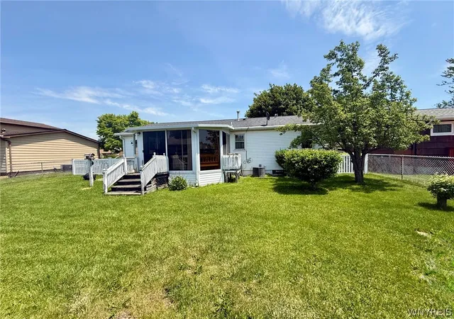 Photo 3 of Sale Pending at 1376 101st Street, Niagara Falls, NY 14304 | MLS# B1688058 | Listing updated on 2026-07-01