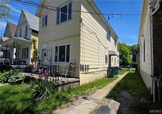Photo 3 of Sale Pending at 257 Ideal St, Buffalo, NY 14206 | MLS# B1688454 | Listing updated on 2026-07-13