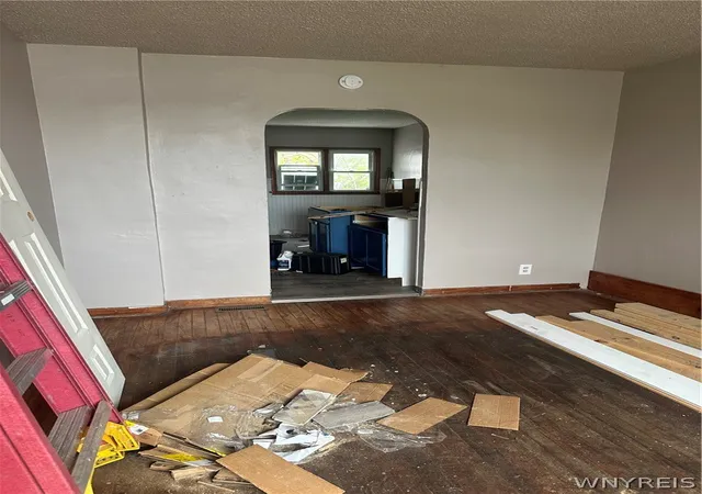 Photo 3 of Single family home for sale at 747 S Ogden St #E, Buffalo, NY 14206 | MLS# B1682377 | Listing updated on 2026-07-21