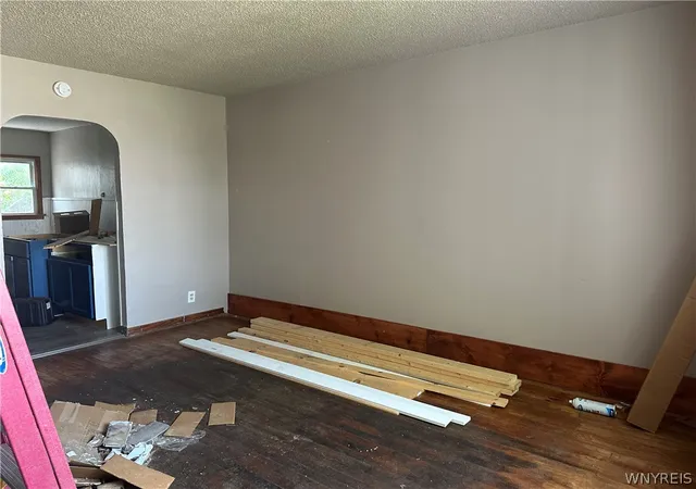 Photo 4 of Single family home for sale at 747 S Ogden St #E, Buffalo, NY 14206 | MLS# B1682377 | Listing updated on 2026-07-21