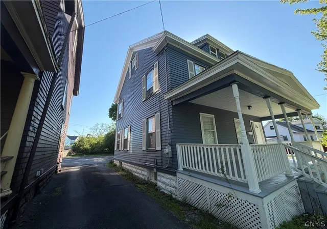 Homes for sale in Utica, NY | 5 Arnold Ave, Utica, NY 13502 | MLS# S1688280
