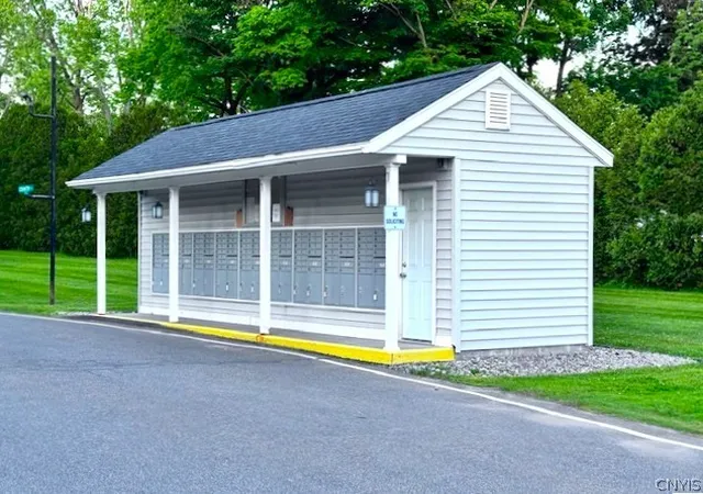 35th image of 252 Blossom Ln, Utica, NY 13502 | MLS# S1687795