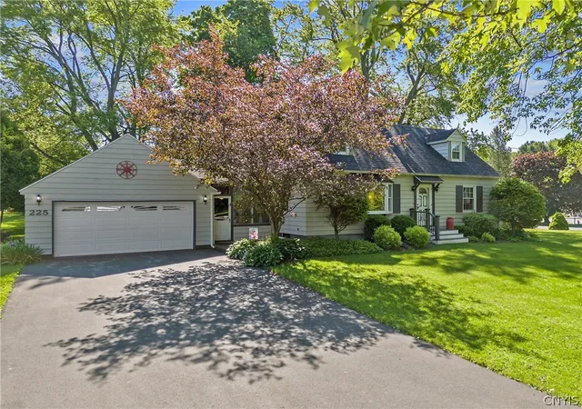 Homes for sale in Camillus, NY | 225 Kasson Rd, Camillus, NY 13031 | MLS# S1684973