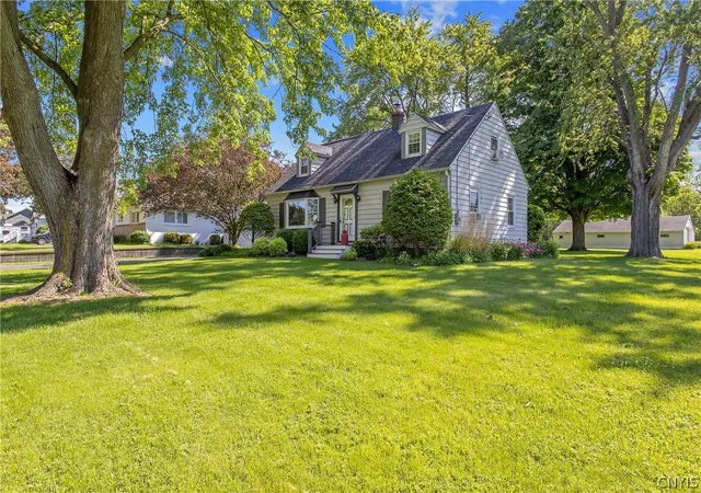 Homes for sale in Camillus, NY | 225 Kasson Rd, Camillus, NY 13031 | MLS# S1684973