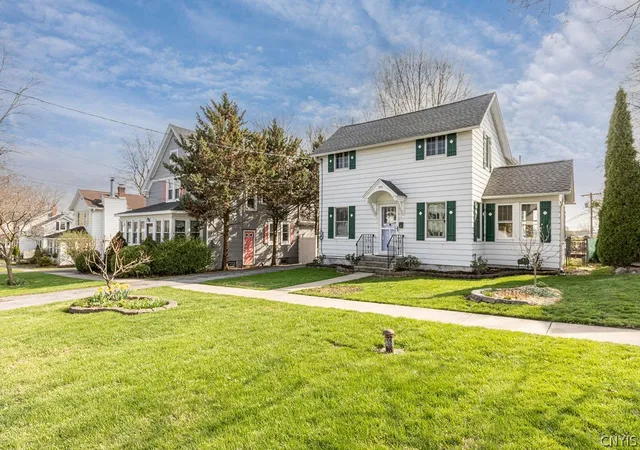 2nd image of 109 Hazel St, Salina, NY 13088 | MLS# S1675814