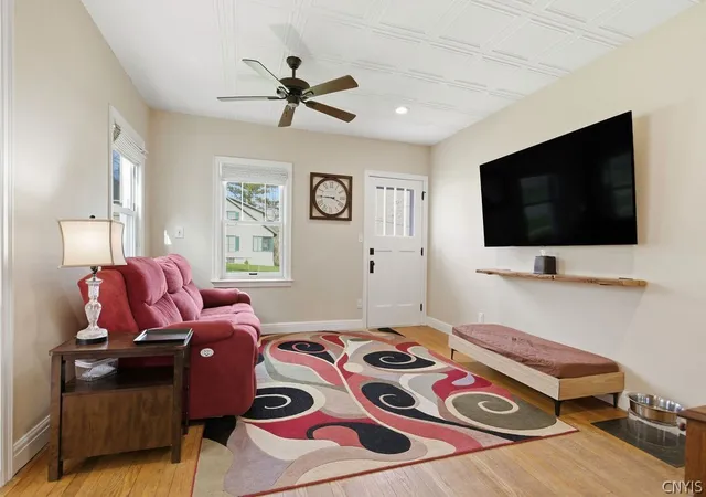 4th image of 109 Hazel St, Salina, NY 13088 | MLS# S1675814