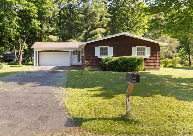 Homes for sale in Manlius, NY | 112 Margo Ln, Manlius, NY 13066 | MLS# S1687854