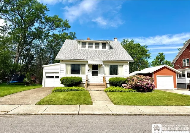1st image of 513 Mckinley Ave, Dunkirk, NY 14048 | MLS# R1688490
