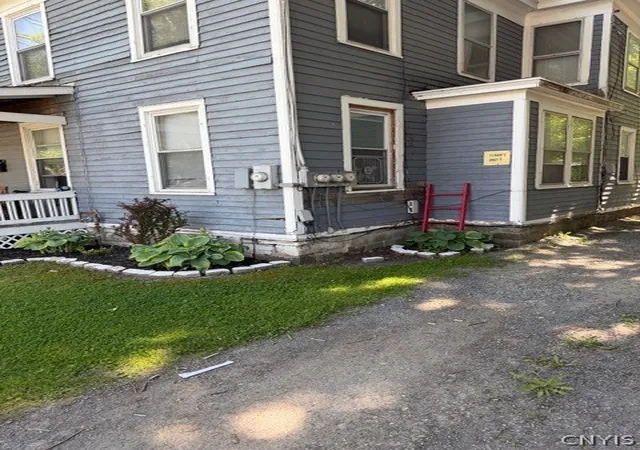 Homes for sale in German Flatts, NY | 29 Columbia St, German Flatts, NY 13407 | MLS# S1688406