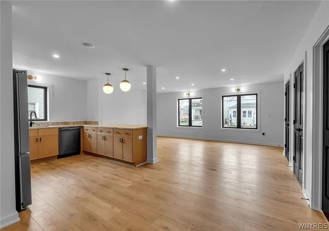 5th image of 780 S Division St, Buffalo, NY 14210 | MLS# B1688044