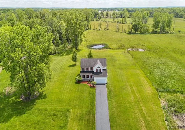 Homes for sale in Alden, NY | 12447 Lesswing Rd, Alden, NY 14004 | MLS# B1684545
