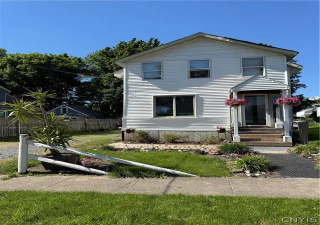 Single family home for sale at 104 Garden City Dr, Syracuse, NY 13211 | MLS# S1686971