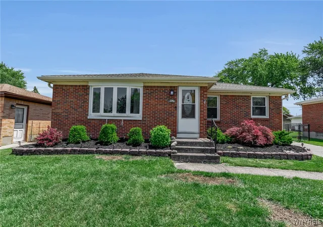 Homes for sale in West Seneca, NY | 95 Cherokee Dr, West Seneca, NY 14224 | MLS# B1688618