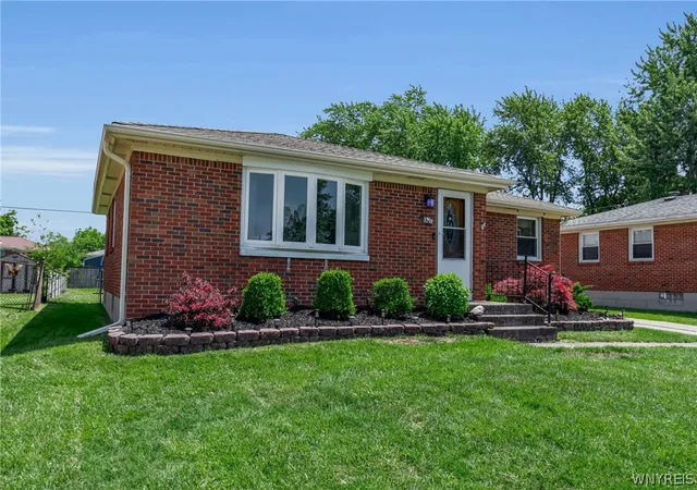 Homes for sale in West Seneca, NY | 95 Cherokee Dr, West Seneca, NY 14224 | MLS# B1688618