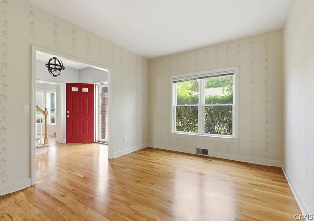 Photo 4 of Single family home for sale at 7204 Mint Wood Ln, Fayetteville, NY 13066 | MLS# S1688456 | Listing updated on 2026-07-30