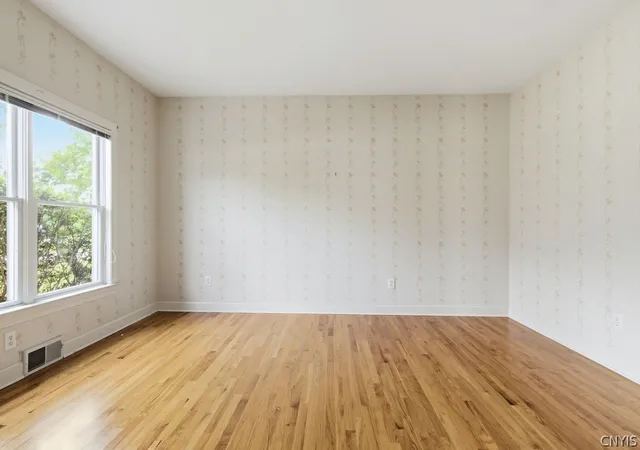 Photo 5 of Single family home for sale at 7204 Mint Wood Ln, Fayetteville, NY 13066 | MLS# S1688456 | Listing updated on 2026-07-30