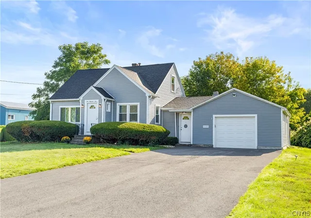 Homes for sale in Whitestown, NY | 105 Cooper Ave, Whitestown, NY 13495 | MLS# S1688288