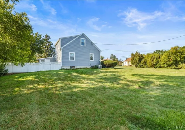 Homes for sale in Whitestown, NY | 105 Cooper Ave, Whitestown, NY 13495 | MLS# S1688288