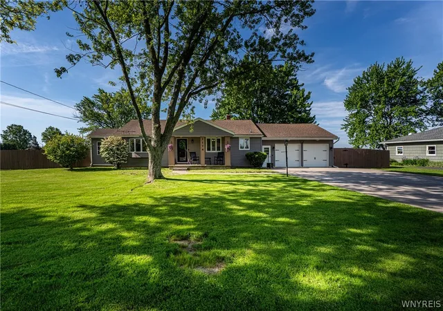 1st image of 3174 Lockport Rd, Sanborn, NY 14132 | MLS# B1687997