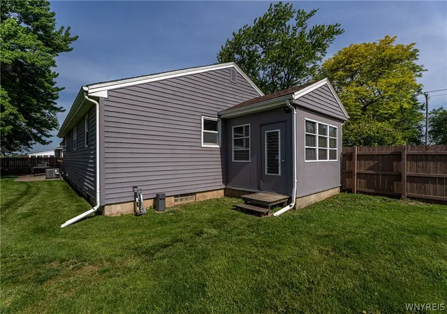 41st image of 3174 Lockport Rd, Sanborn, NY 14132 | MLS# B1687997