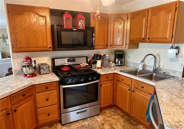 Photo 3 of Sale Pending at 17 Prospect St, Forestville, NY 14062 | MLS# B1684701 | Listing updated on 2026-06-16