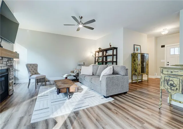 5th image of 1093 Bear Creek Cir, Webster, NY 14580 | MLS# R1687834