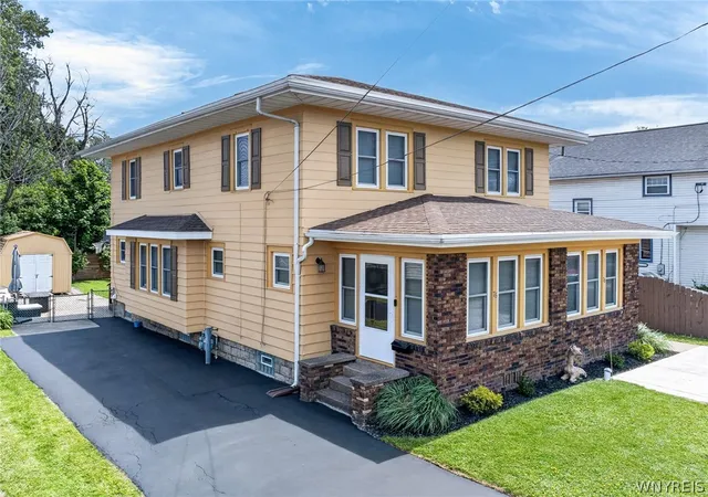 Homes for sale in Hamburg, NY | 78 Salisbury Ave, Hamburg, NY 14219 | MLS# B1688536