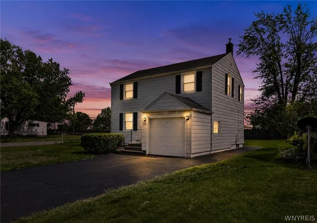 Photo 1 of Sale Pending at 121 Southgate Rd, Buffalo, NY 14215 | MLS# B1688444 | Listing updated on 2026-06-17