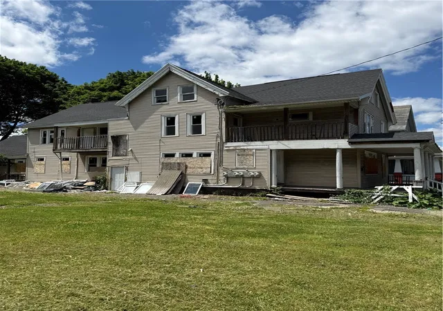Photo 2 of Sale Pending at 521 Clifford Ave, Rochester, NY 14621 | MLS# R1688558 | Listing updated on 2026-06-19