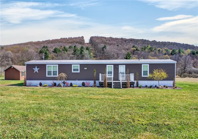 Photo 5 of Sale Pending at 2332 Houghtaling Holw Rd, East Meredith, NY 13757 | MLS# R1688266 | Listing updated on 2026-06-17