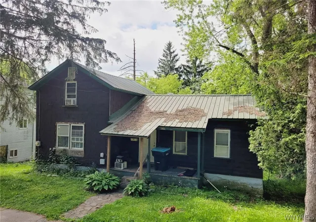 Homes for sale in Salamanca, NY | 84 E State St, Salamanca, NY 14779 | MLS# B1688642
