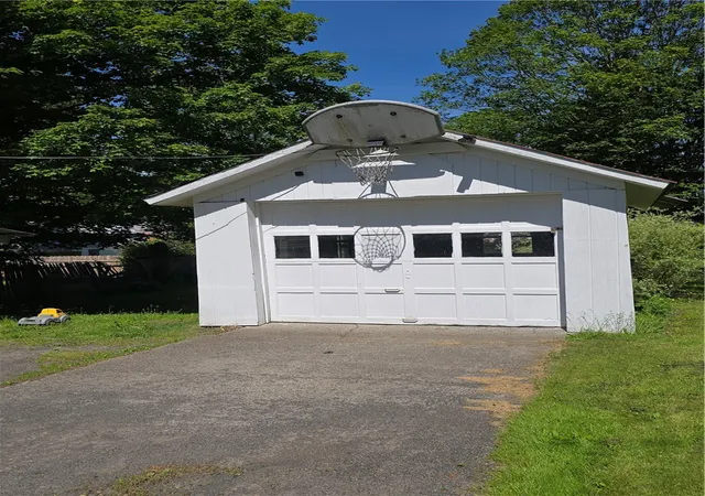5th image of 26 Fayette St, Earlville, NY 13332 | MLS# R1688531