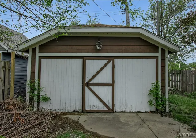 Homes for sale in Tonawanda, NY | 21 Palmer Ave, Tonawanda, NY 14217 | MLS# B1687377