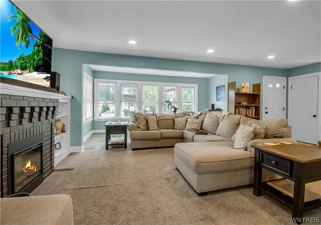 Homes for sale in Tonawanda, NY | 21 Palmer Ave, Tonawanda, NY 14217 | MLS# B1687377