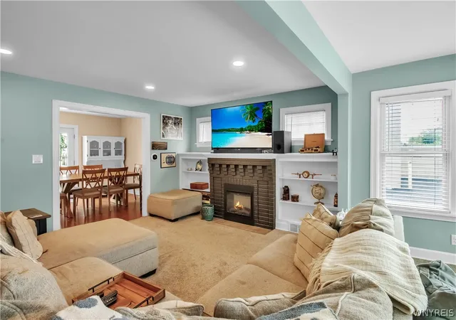 Homes for sale in Tonawanda, NY | 21 Palmer Ave, Tonawanda, NY 14217 | MLS# B1687377