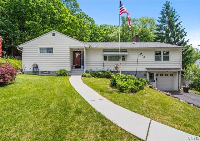 Homes for sale in Syracuse, NY | 177 Thurlow Dr, Syracuse, NY 13205 | MLS# S1688033