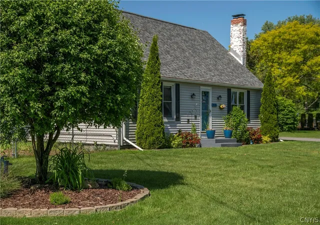 Homes for sale in Whitestown, NY | 2131 Walcott Ave, Whitestown, NY 13502 | MLS# S1688906