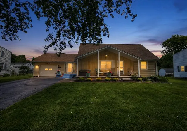 3rd image of 33 Mercedes Dr, Chili, NY 14624 | MLS# R1688896