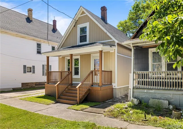 3rd image of 2323 Mackenna Ave, Niagara Falls, NY 14303 | MLS# B1687070