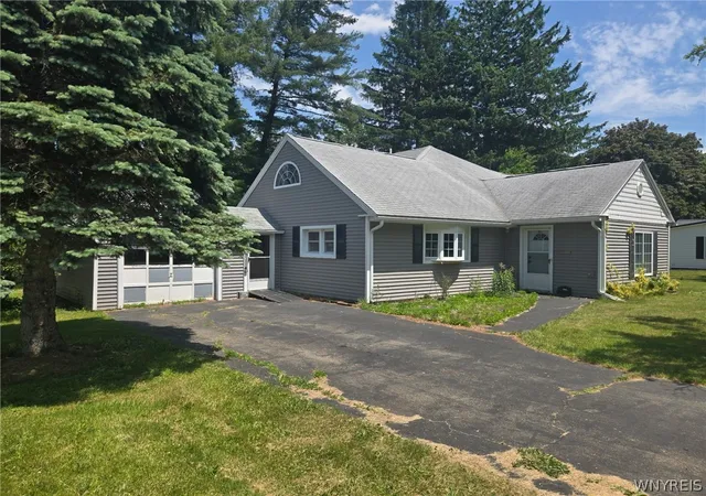 Homes for sale in Bath, NY | 14 Gratton Dr, Bath, NY 14810 | MLS# B1689015